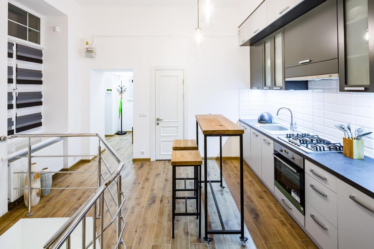 New Large 2 Bedroom In Lviv Historic Centre Екстер'єр фото